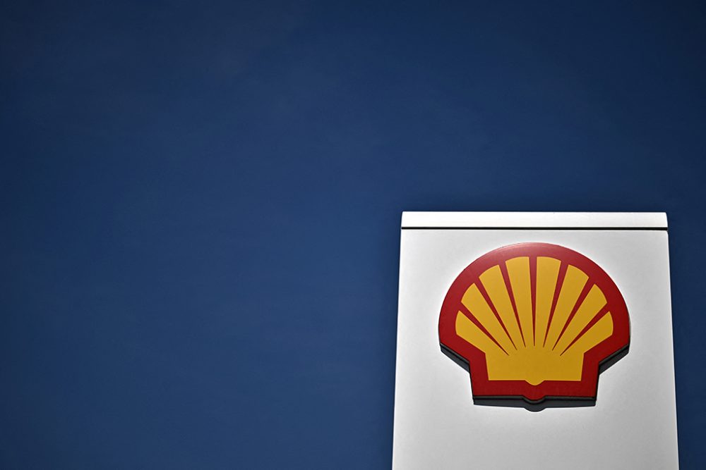 Shell-Logo an einer Tankstelle