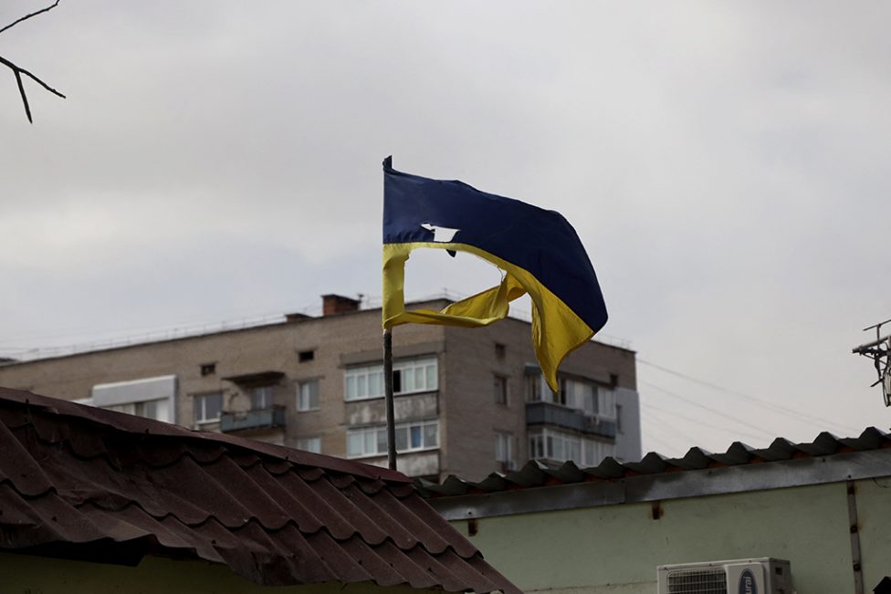 Ukrainische Flagge in Mykolajiw (Bild: Oleksandr Gimanov/AFP)