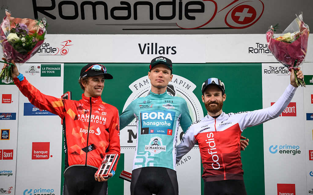 Podium der Romandie-Rundfahrt: Gino Maeder, Aleksandr Vlasov und Simon Geschke (Bild: Fabrice Coffrini/AFP)