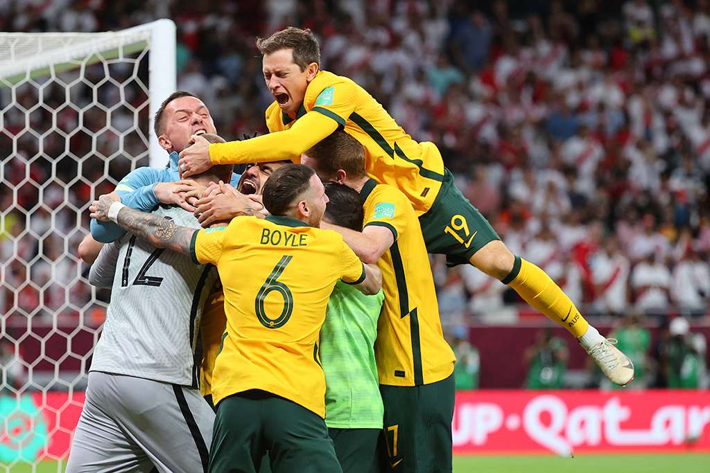 Australien nach Elfmeterschießen bei WM dabei (Bild: Karim Jaafar/AFP)