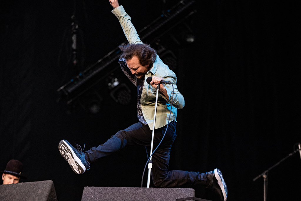Pearl-Jam-Sänger Eddie Vedder beim Pinkpop 2022 (Bild: Paul Bergen/ANP/AFP)