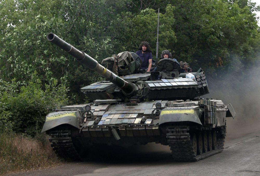 Ukrainische Soldaten im Panzer (Bild: Anatolii Stepanov/AFP)