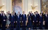 Am Vorabend des Nato-Gipfels in Madrid gab es bereits ein gemeinsames Foto mit dem spanischen König Felipe und seiner Frau, Königin Letizia (Bild: Jonathan Ernst/Pool/AFP)
