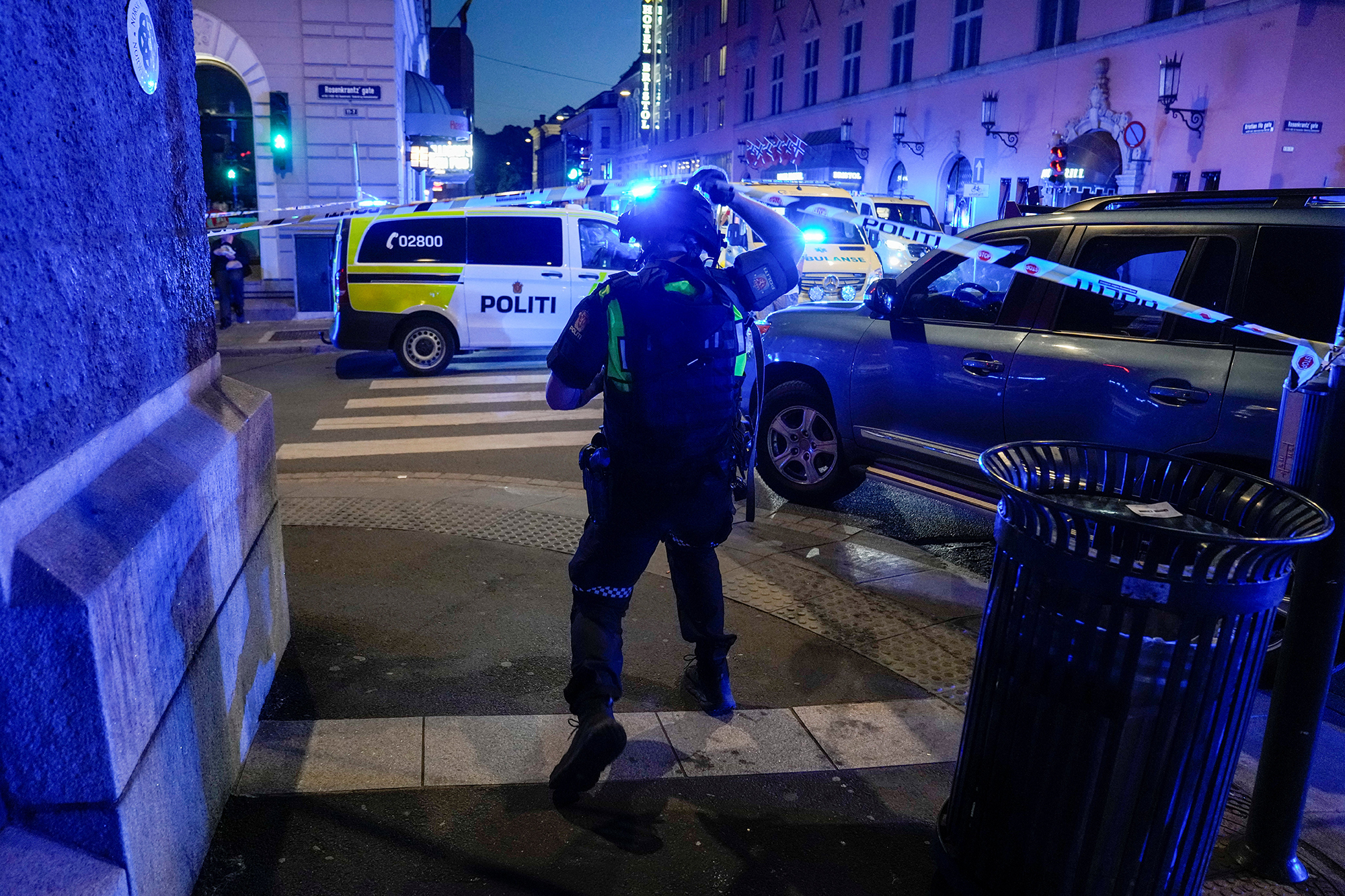 Polizei am Ort der Schießerei in Oslo (Bild: Javad Parsa/AFP)