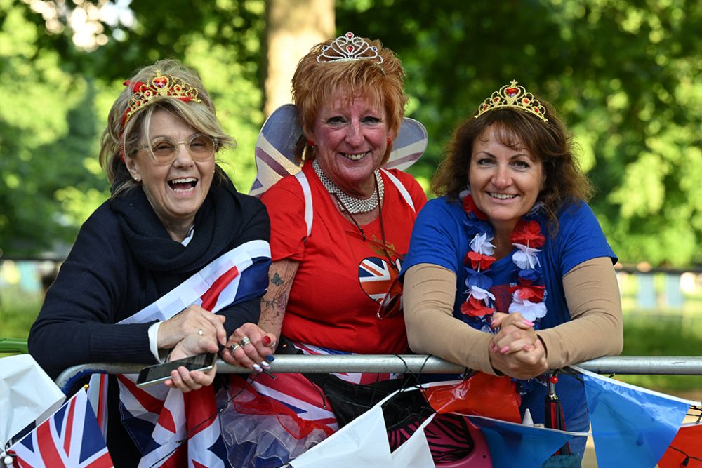 Die royalen Fans sind bestens vorbereitet, um ihre Queen zu feiern (Bild: Paul Ellis/AFP)