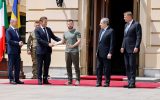 Olaf Scholz, Emmanuel Macron und Mario Draghi mit Wolodymyr Selenskyj (Bild: Ludovic Marin/AFP)