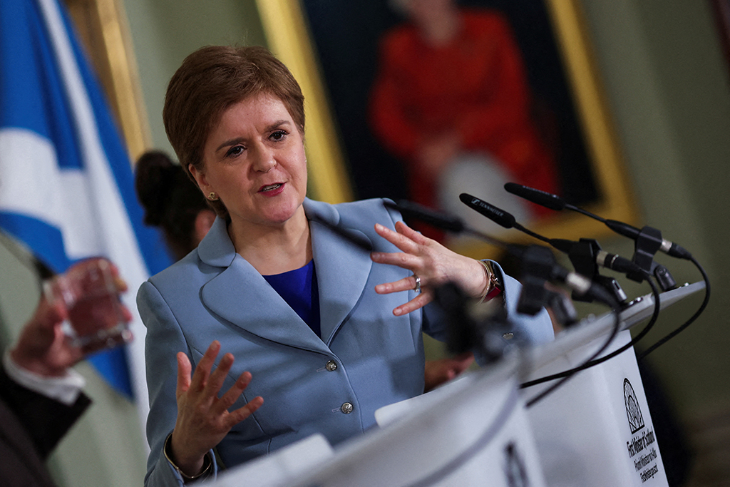 Nicola Sturgeon am Dienstag in Edinburgh (Bild: Russell Cheyne/AFP)