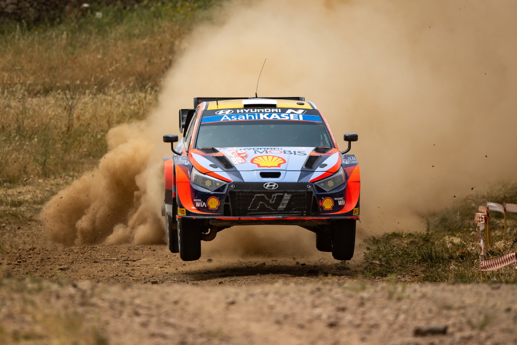 Ott Tänak/Martin Järveoja gewinnen die Rallye Italien (Bild: Fabien Dufour/Hyundai Motorsport)