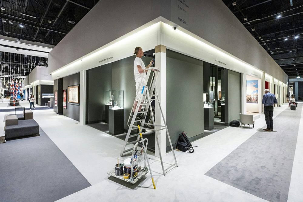 Letzte Vorbereitungen für den Beginn der Kunstmesse Tefaf am Samstag (Bild: Marcel van Hoorn/ANP/AFP)