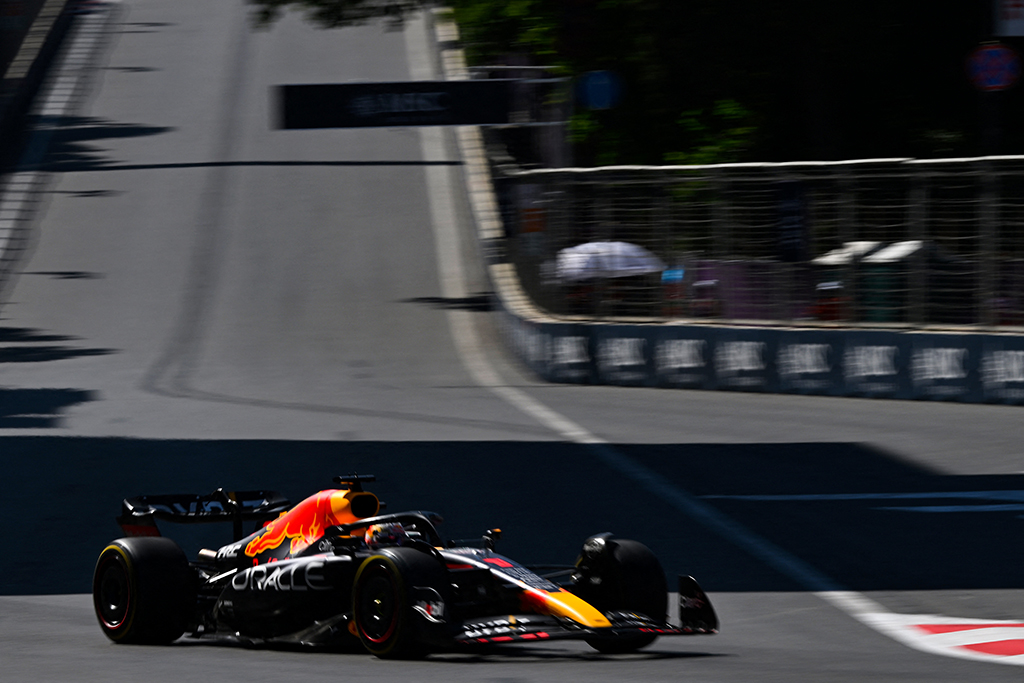Max Verstappen gewinnt den Grand Prix von Aserbaidschan (Bild: Ozan Kose/AFP)