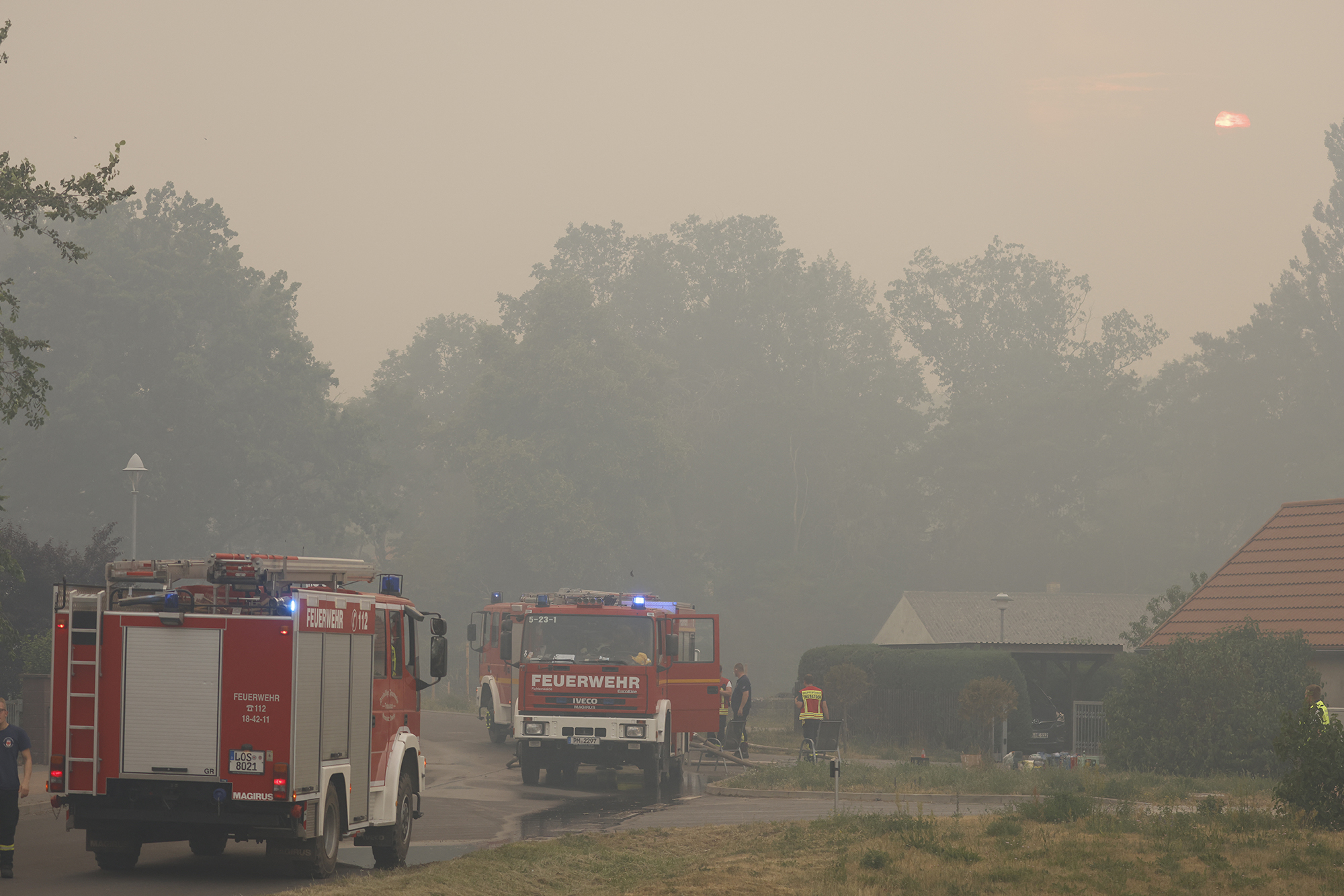 Feuerwehr kämpft gegen Waldbrand in Beelitz (Bild: Odd Andersen/AFP)