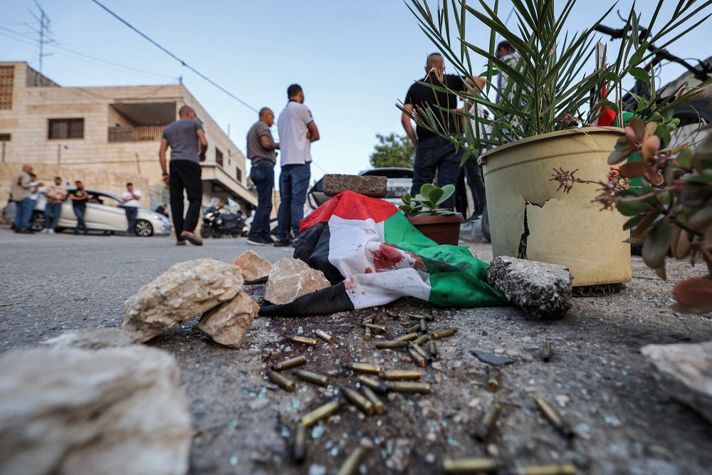 Drei Palästinenser wurden bei einem Einsatz der israelischen Streitkräfte in Dschenin im besetzten Westjordanland in einem Fahrzeug getötet (Bild: Jaafar Ashitiyeh/AFP)