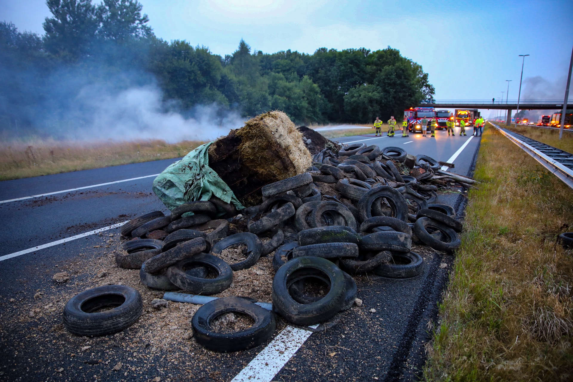 Niederländische Bauern blockieren Autobahnen (Bild: ANP/AFP)