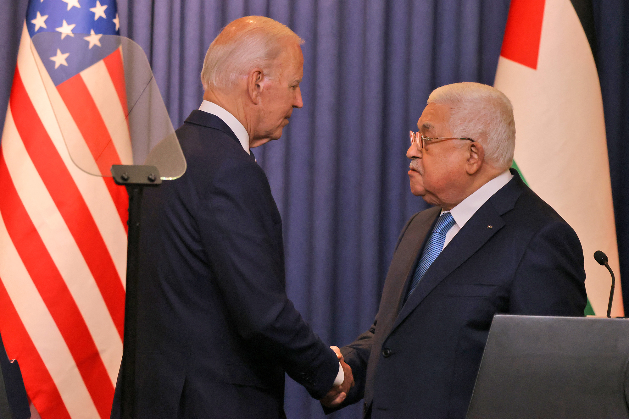 Joe Biden und Mahmud Abbas (Bild: Ahmad Gharabli/AFP)