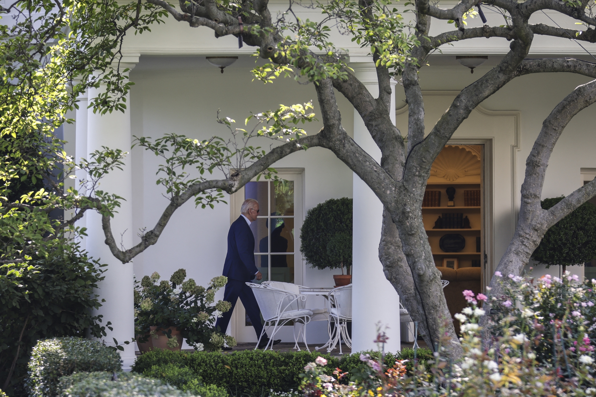 US-Präsident Joe Biden am Mittwoch vor dem Weißen Haus (Bild: Oliver Contreras/AFP)