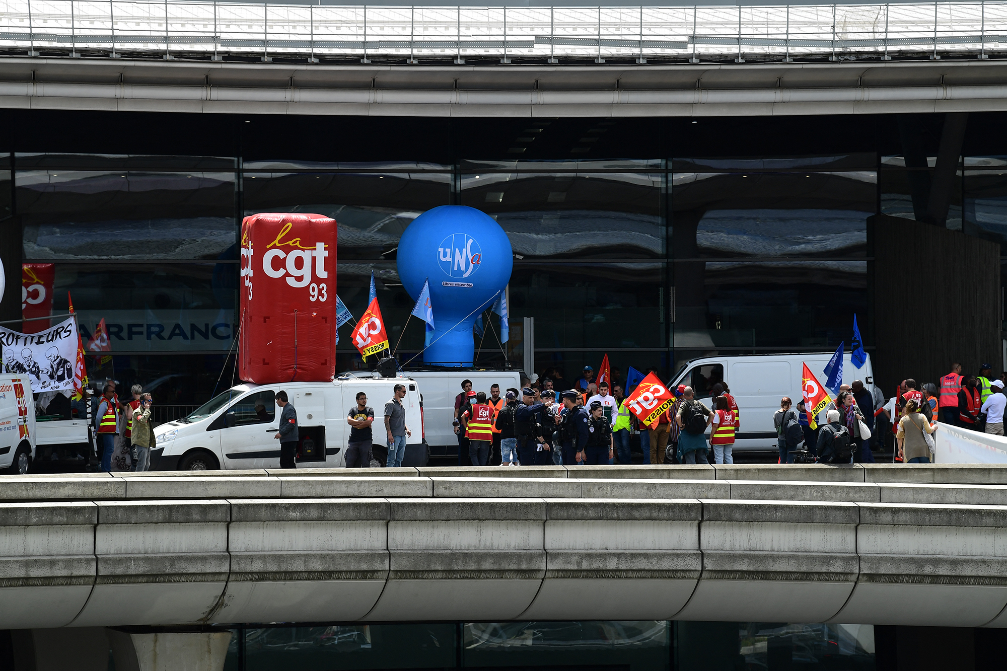 Streik am 1.7.2022 am Pariser Flughafen Charles de Gaulle (Bild: Bertrand Guay/AFP)