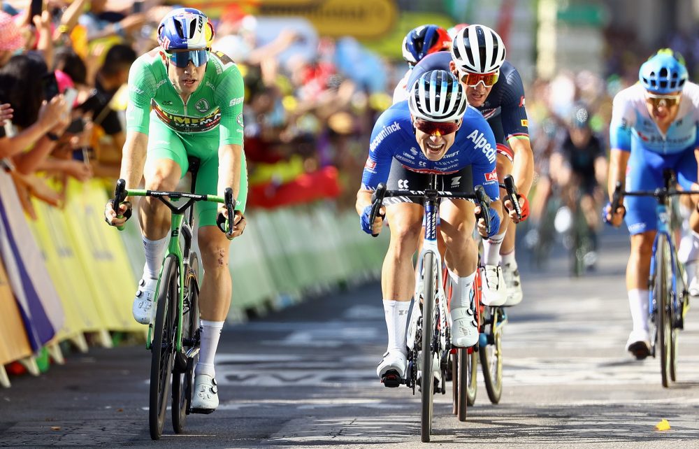 Belgischer Doppelsieg in Carcassonne: Philipsen schlägt van Aert (Bild: David Pintens/Belga)