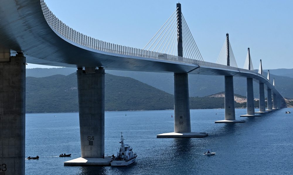 Neue Brücke im Süden Kroatiens (Bild: Elvis Barukcic/AFP)