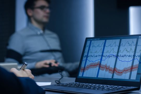 Lügendetektor (Bild: ©PantherMedia / Gorodenkoff)