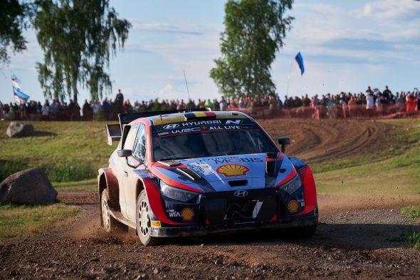 Thierry Neuville/Martijn Wydaeghe fahren in Estland auf Platz vier (Bild: Vincent Thuillier/Hyundai Motorsport)