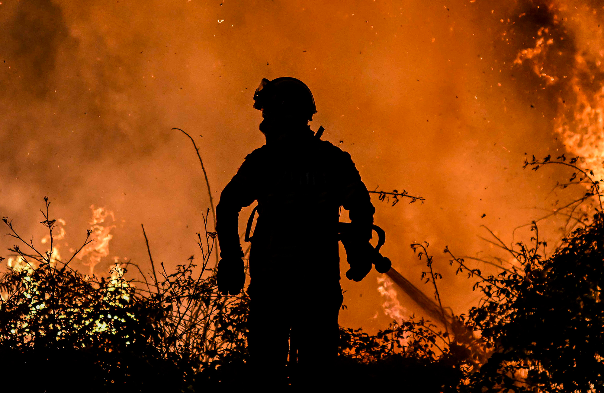 Waldbrand im Ort Eiriz in Baiao, im Norden von Portugal (Bild: Patricia De Melo Moreira/AFP)