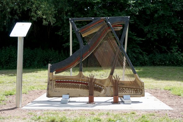 Gedenkskulptur für die Opfer des Hochwassers 2021 im Josephine-Koch-Park in Eupen (Bild: Dogan Malicki/BRF)