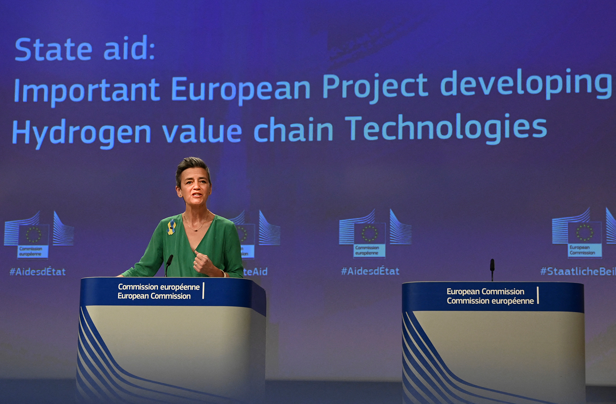 EU-Kommissarin Margrethe Vestager bei der Pressekonferenz am Freitag (Bild: John Thys/AFP)