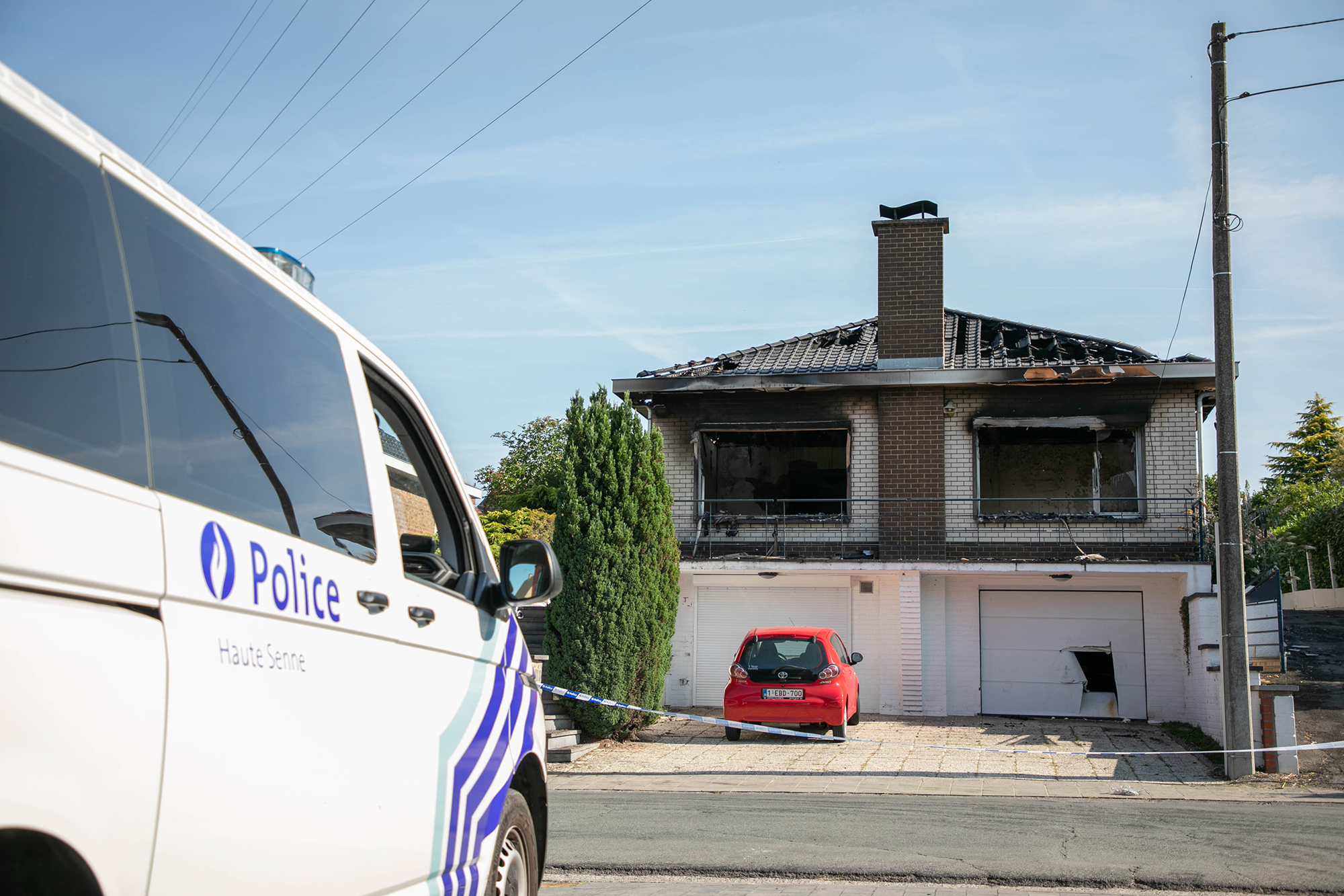 Das ausgebrannte Haus in Ville-sur-Haine (Bild: Anthony Malagoli/Belga)