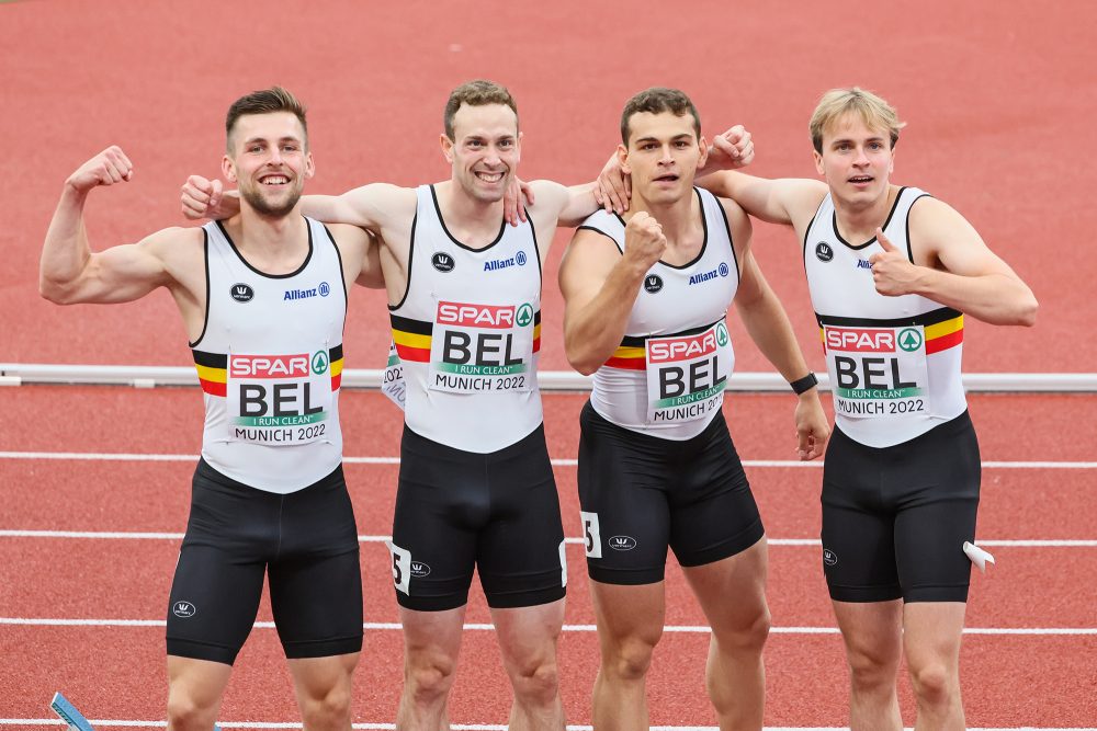 Simon Verherstraeten, Ward Merckx, Jordan Paquot und Belgian Kobe Vleminckx erzielen einen neuen belgischen Rekord über 4x100 Meter (Bild: Benoit Doppagne/Belga)