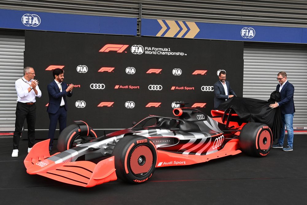 An der Rennstrecke von Spa-Francorchamps ist der Formel-1-Rennwagen von Audi enthüllt worden (Bild: John Thys/AFP)