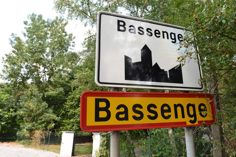 Ortsschild von Bassenge (Illustrationsbild: Jean-Luc Flemal/Belga)