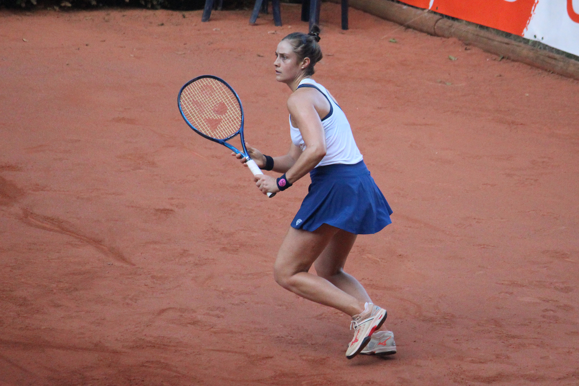 Marie Benoît im Achtelfinale des ITF-Tennisturniers von Eupen (Bild: Christophe Ramjoie/BRF)