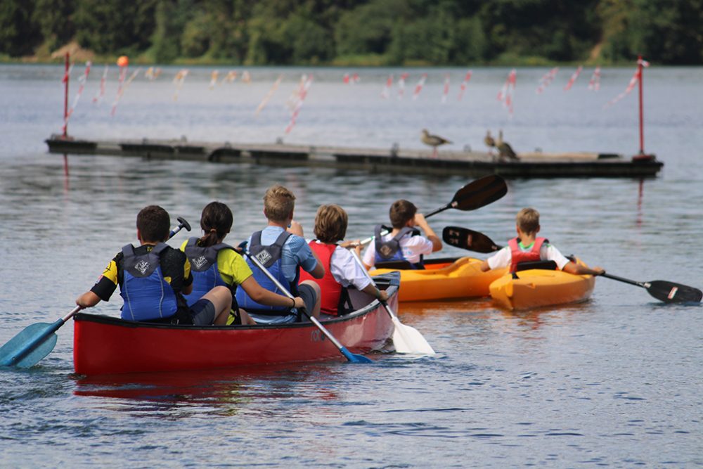 Bootsfahrt auf dem Bütgenbacher See-Seite Worriken (Bild: Boris Schmidt/BRF)