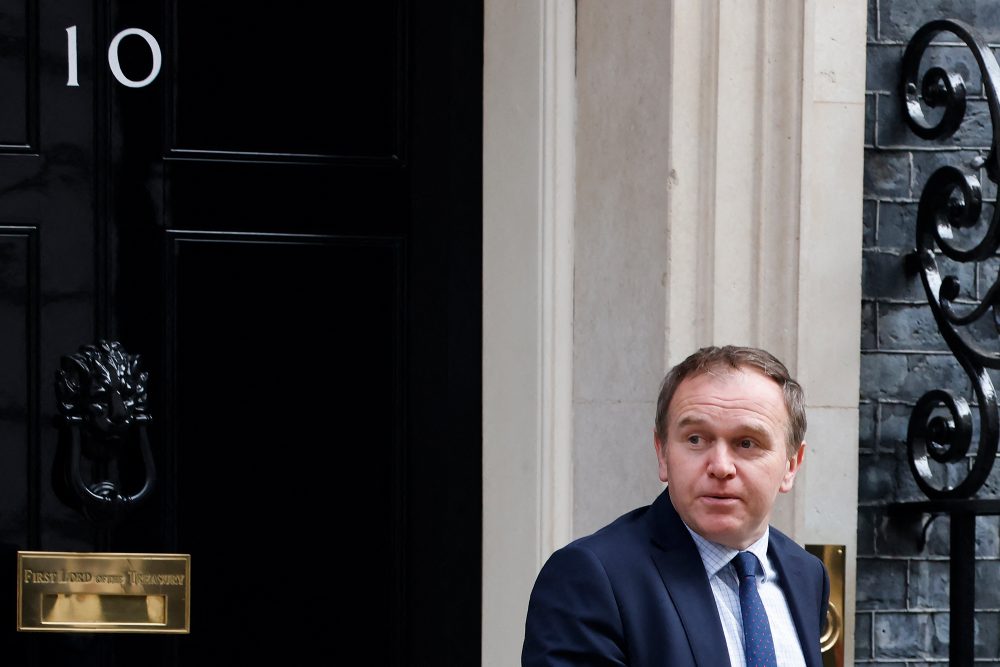 Der britische Umweltminister George Eustice (Bild: Tolga Akmen/AFP)