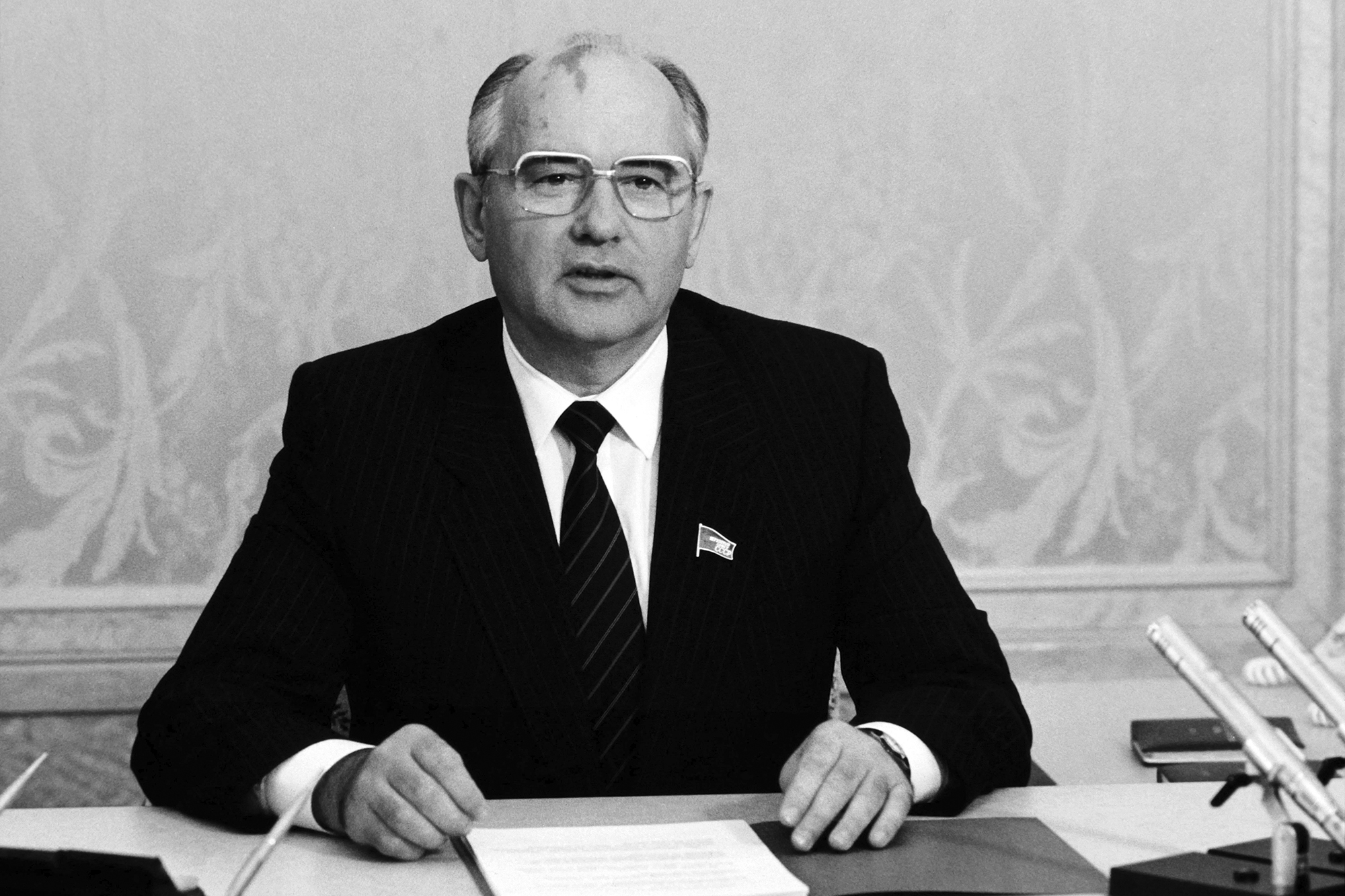 Michail Gorbatschow bei einer Fernsehansprache 1986 (Archivbild: Tass Photo/AFP)