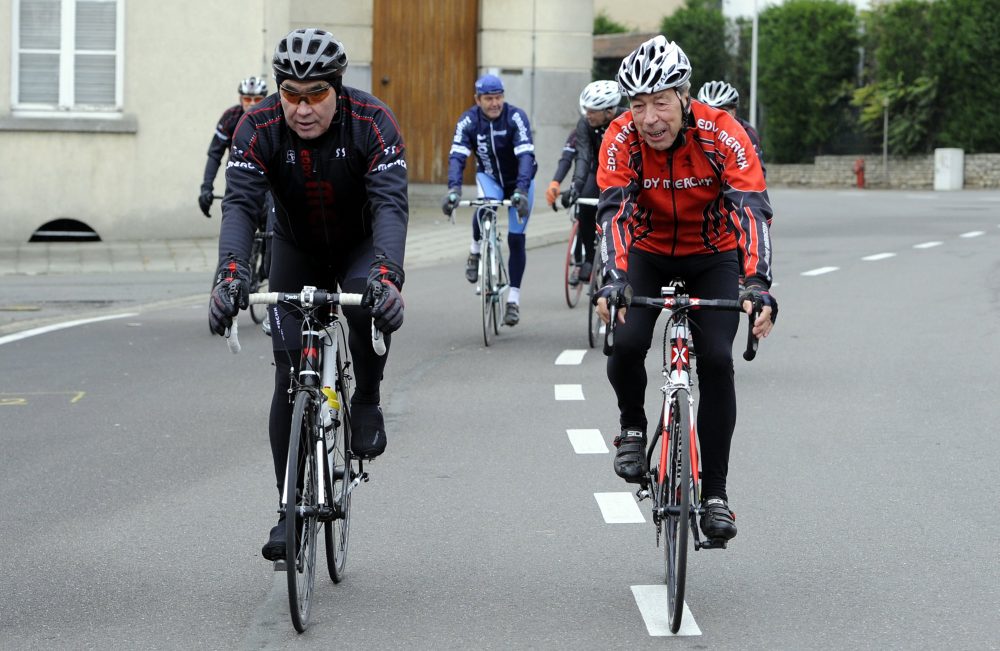 Herman Vanspringel (r.) mit Eddy Merckx im November 2011 (Bild: Eric Lalmand/Belga)