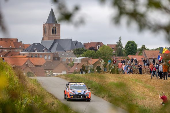 Thierry Neuville/Martijn Wydaeghe bei der Ypern-Rallye Belgien (Bild: Fabien Dufour/Hyundai Motorsport)