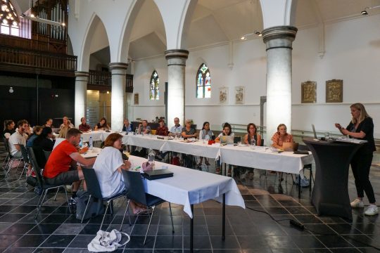 Niederländisch-Lehrer aus der ganzen Welt in Eupen (Bild: Dogan Malicki/BRF)