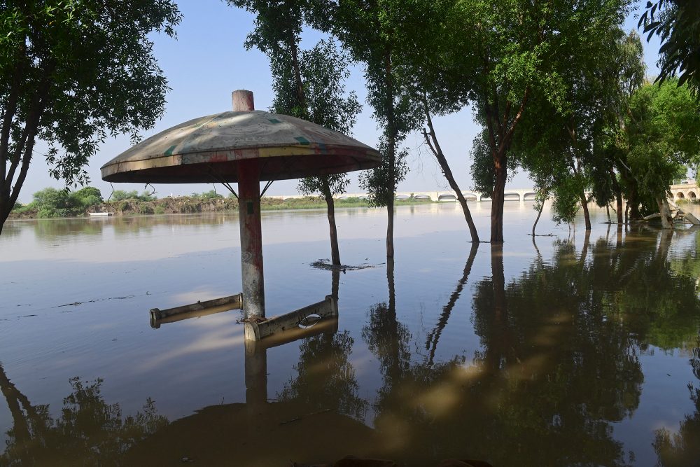 Überfluteter Park in Sukkur (Bild: Asif Hassan/AFP)