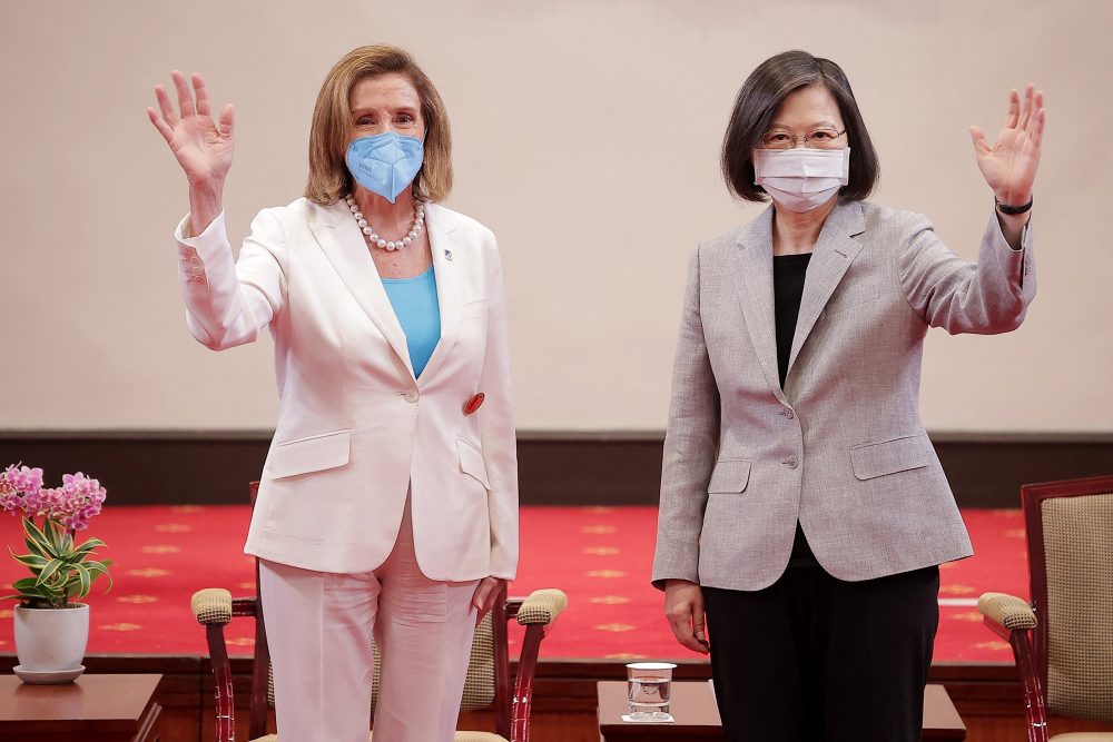 Nancy Pelosi mit Taiwans Präsidentin Tsai Ing-wen in Taipeh (Bild: Taiwan Presidential Office/AFP)