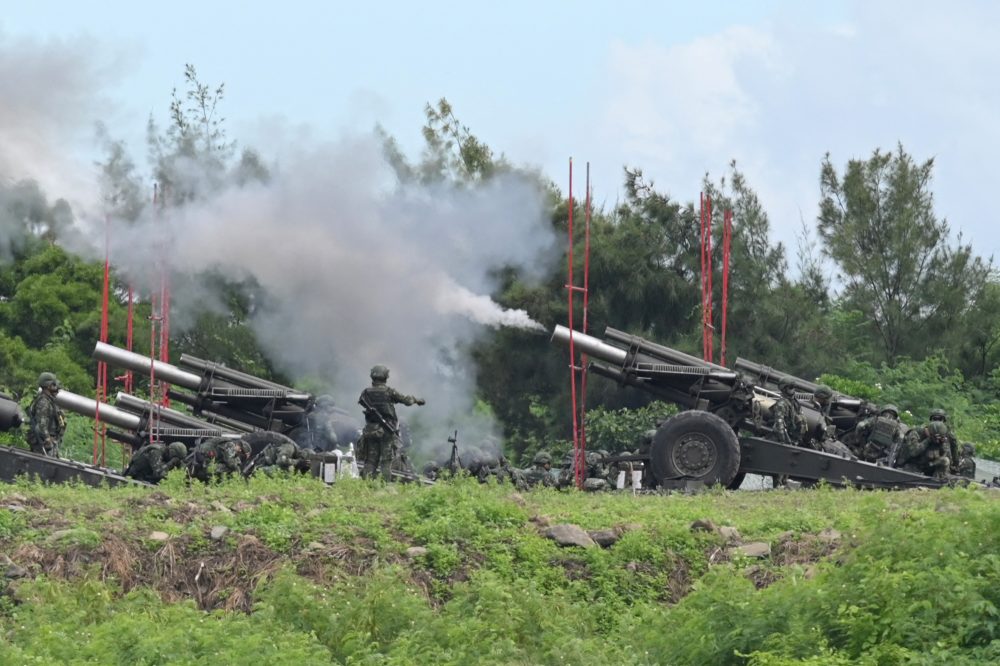 Taiwanische Soldaten schießen bei dem Militärmanöver mit scharfer Munition (Bild: Sam Yeh/AFP)