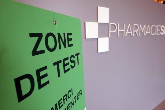 Corona-Testzentrum in einer Apotheke in Jodoigne