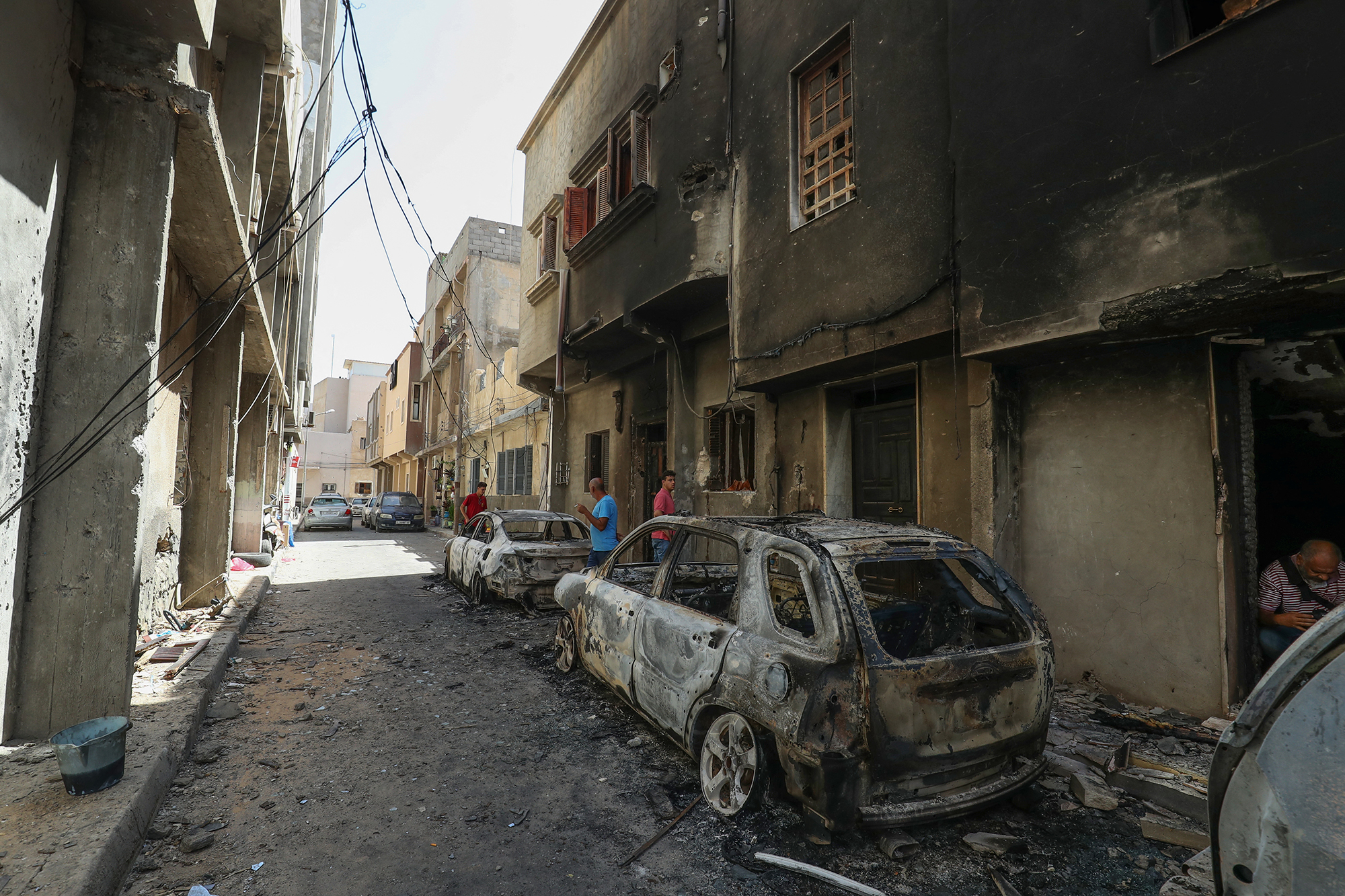 Deutliche Spuren der Gefechte: Libyens Hauptstadt Tripolis am Sonntag (Bild: Mahmud Turkia/AFP)