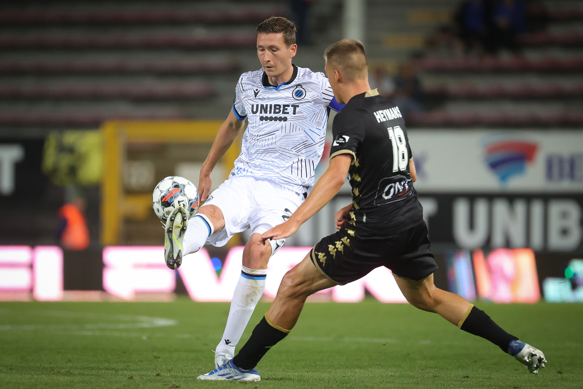 Hans Vanaken beim Spiel in Charleroi am 26.8. (Bild: Virginie Lefour/Belga)