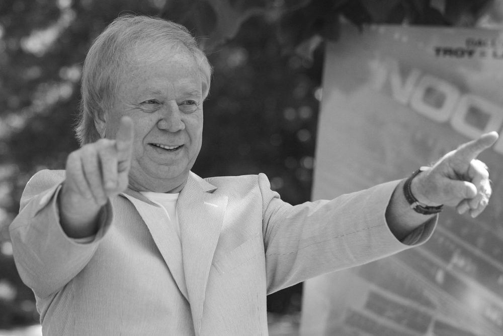 Der deutsche Regisseur Wolfgang Petersen bei der Premiere seines Films "Poseidon" im Jahr 2006 (Archivbild: Tiziana Fabi/AFP)