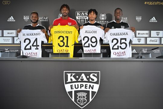 Bei der Pressekonferenz am Freitag waren neben Neuzugang Wakaso auch Innoncent Garissone und Teddy Aloh (von PSG verpflichtet) sowie Djeidi Gassama (von PSG ausgeliehen) dabei - Bild: David Hagemann