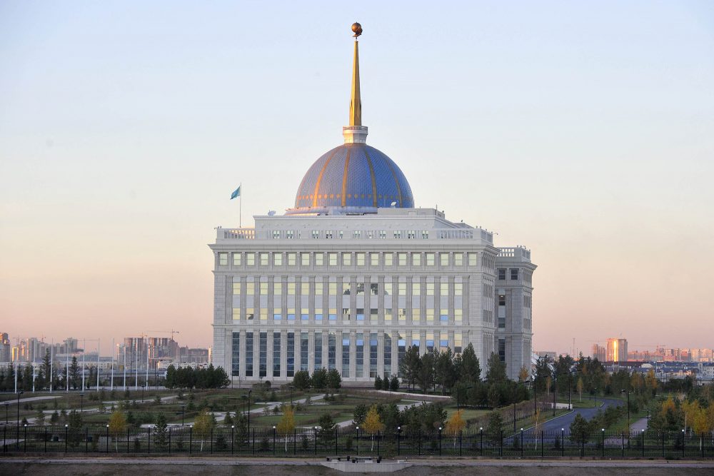 Der Präsidentenpalast in der kasachischen Hauptstadt Astana (Bild: John MacDougall/AFP)