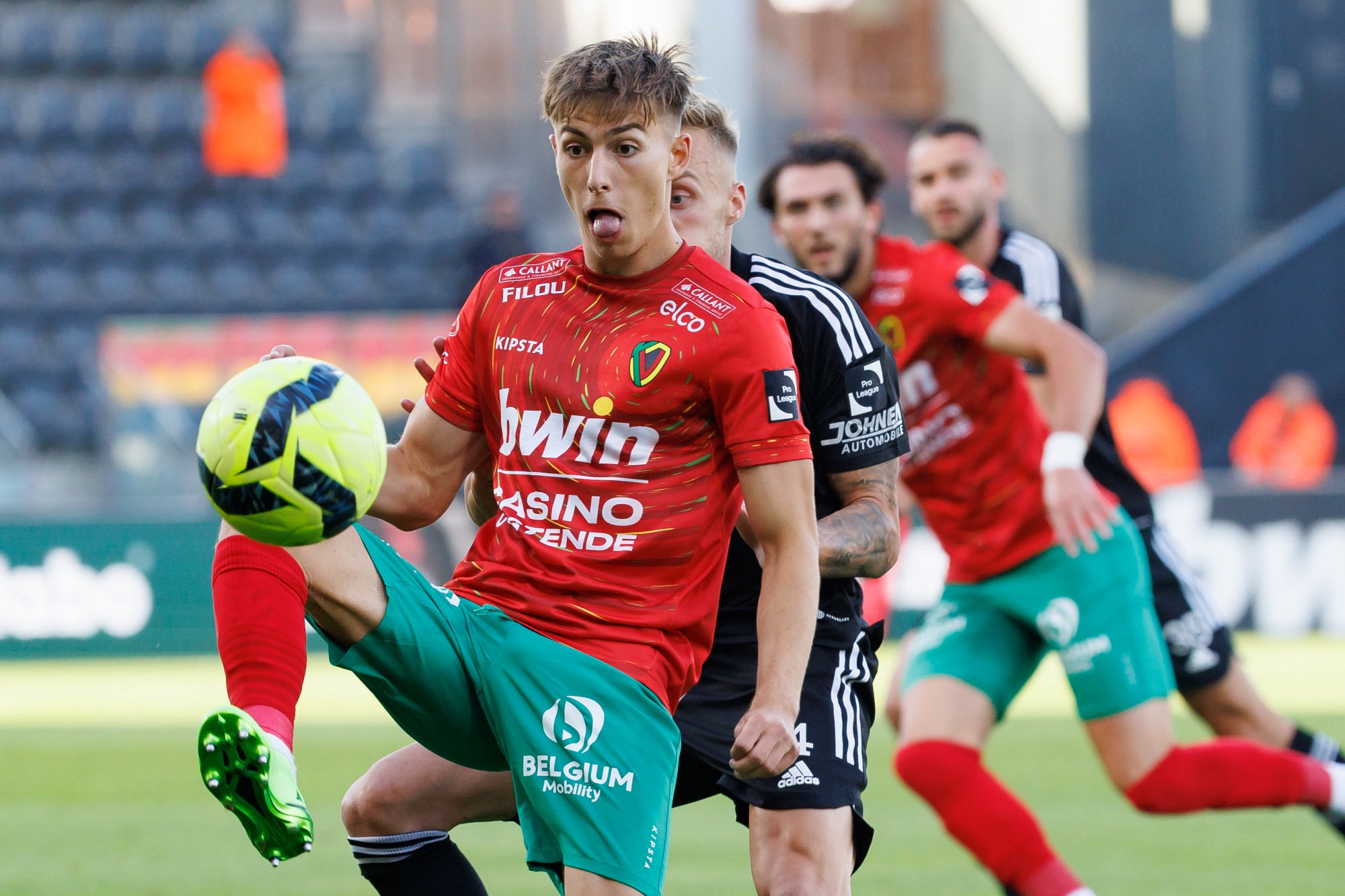 Oostende's Nick Batzner pictured in action during a soccer match between KV Oostende and KAS Eupen, Saturday 10 September 2022 in Oostende, on day 8 of the 2022-2023 'Jupiler Pro League' first division of the Belgian championship. BELGA PHOTO KURT DESPLENTER