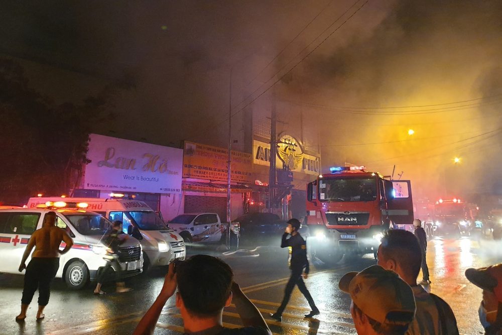 Feuer in vietnamesischer Karaokebar (Bild: Vietnam News Agency/AFP)