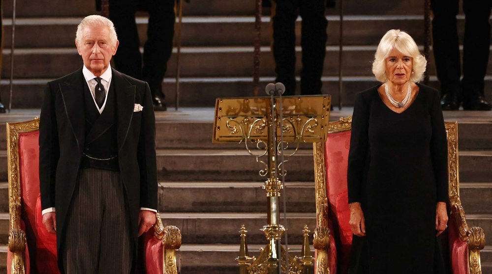 König Charles und Königin-Gemahlin Camilla im Parlament in Westminster Hall